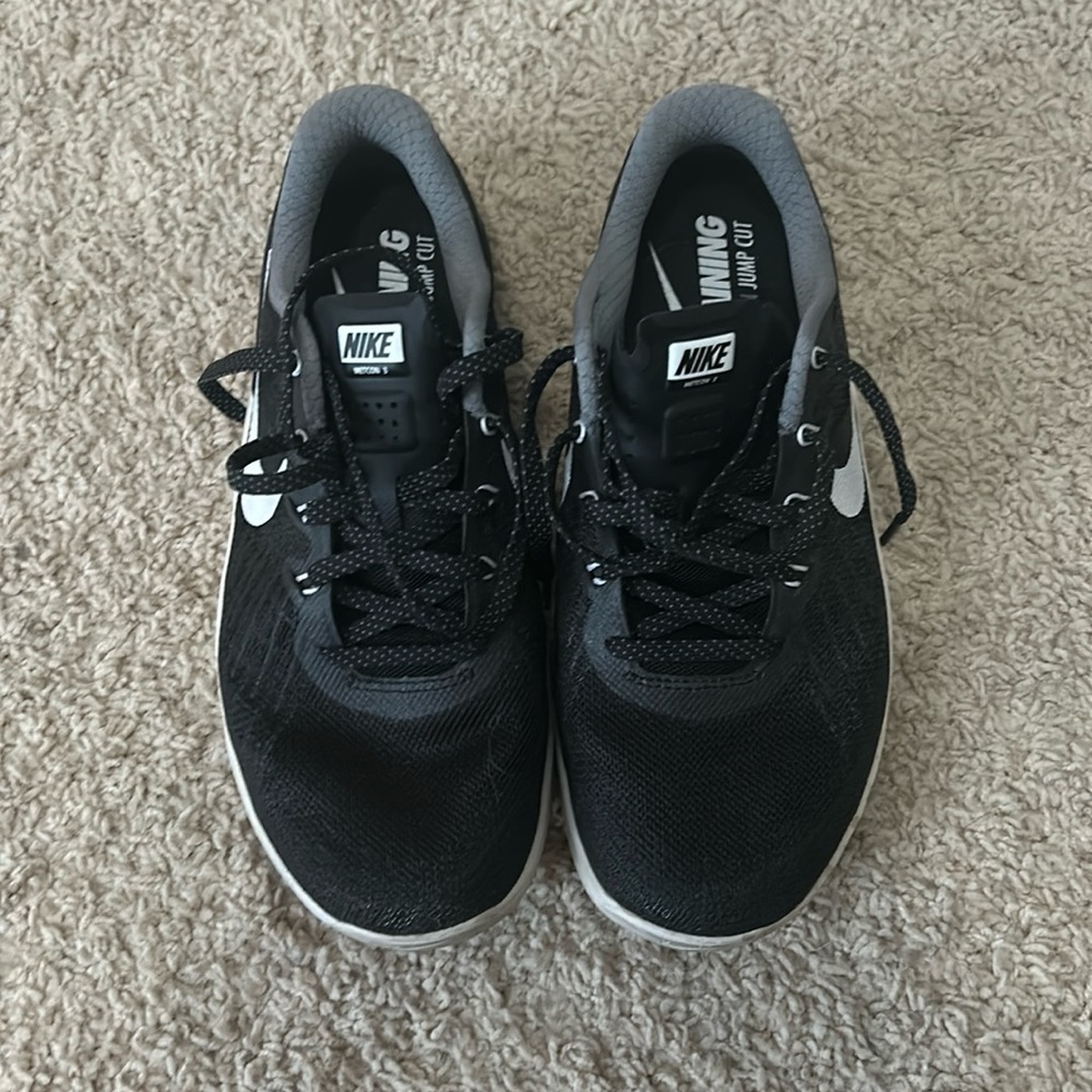 Woman’s Nike Metcon 3